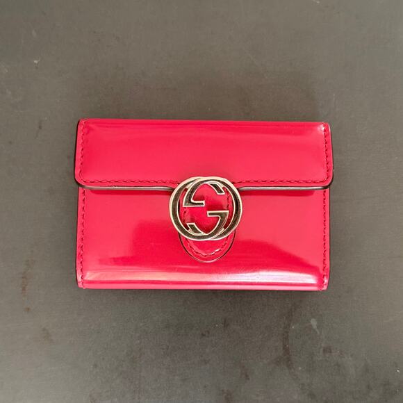 EUC Gucci Red Patent Key Case Chain Wallet Silver Dust bag cards Logo Pink - Picture 2 of 13